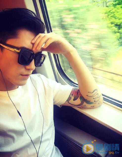 路從今夜白遲濮是誰演的？路從今夜白遲濮扮演者張鈞然個人資料、寫真及生活照欣賞