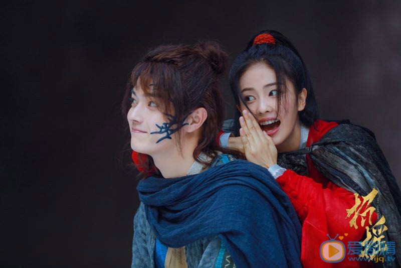 招搖厲塵瀾與墨青是同一個人嗎？厲塵瀾什麼時候發現招搖?