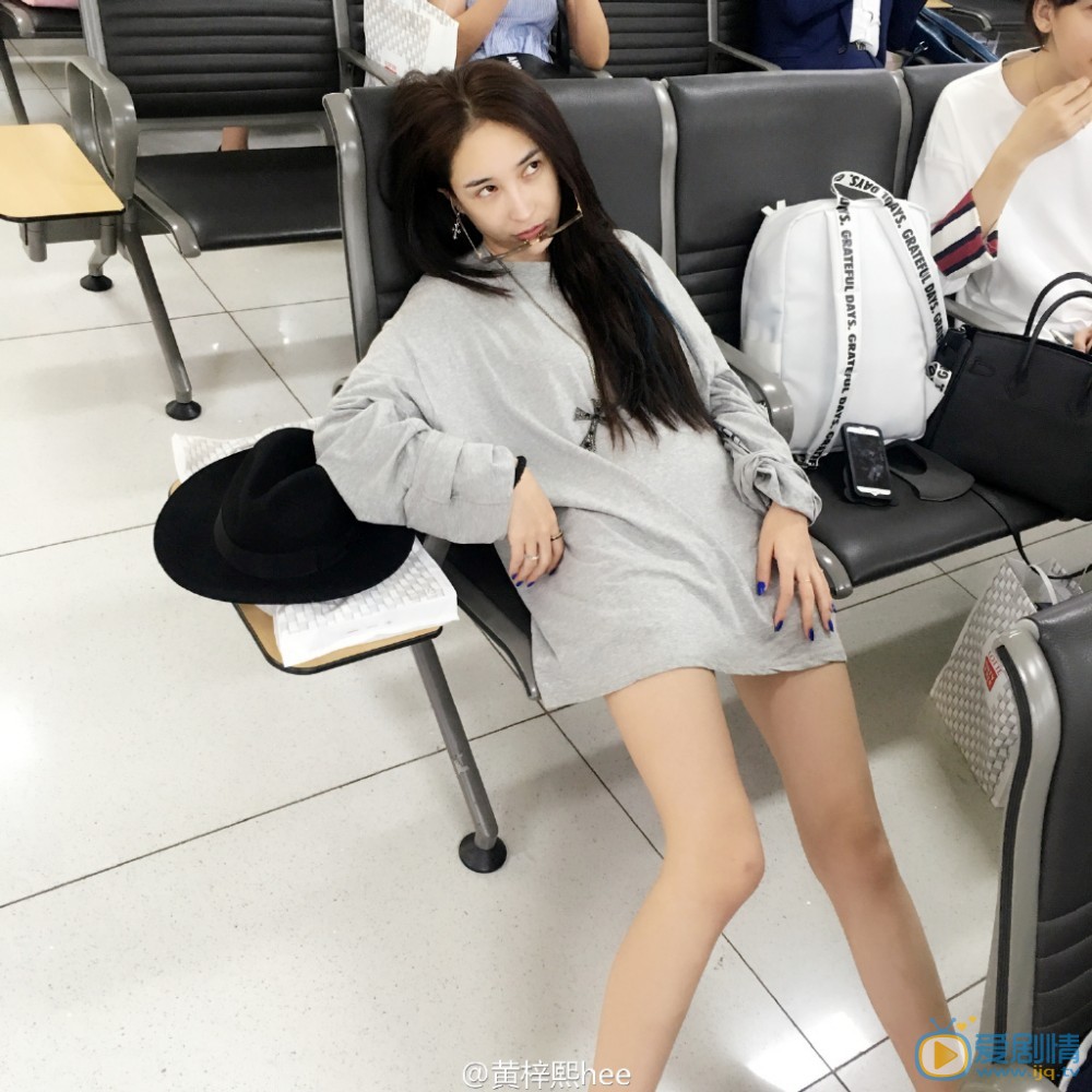 老九門莫測扮演者黃梓熙寫真及生活照欣賞