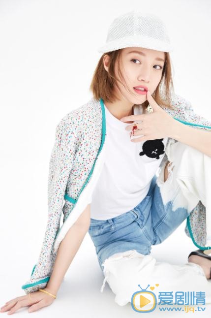 巴清傳姬芥蘭是誰演的？姬芥蘭扮演者鄭雅文個人資料、寫真及生活照欣賞