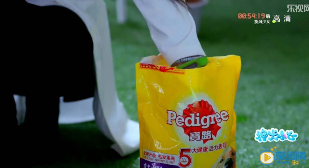 神犬小七中小七吃的什麼狗糧？神犬小七中寶路狗糧怎么樣？