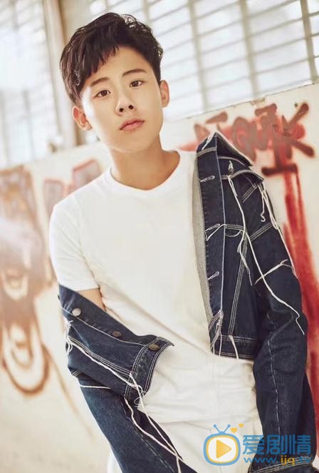 老男孩周洲是誰演的？老男孩周洲扮演者周奇個人資料、寫真及生活照欣賞