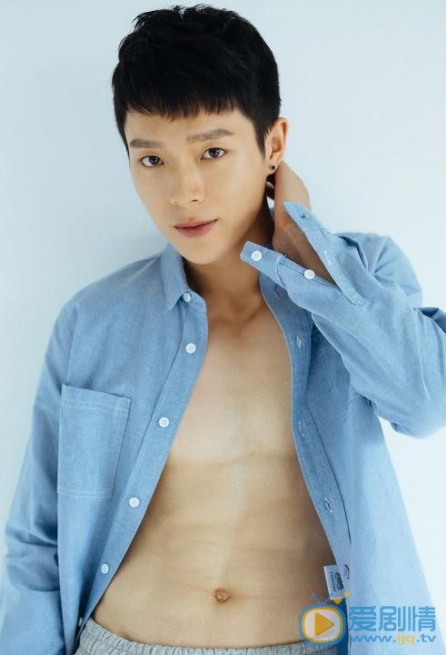 王鑫個人資料簡介 王鑫寫真