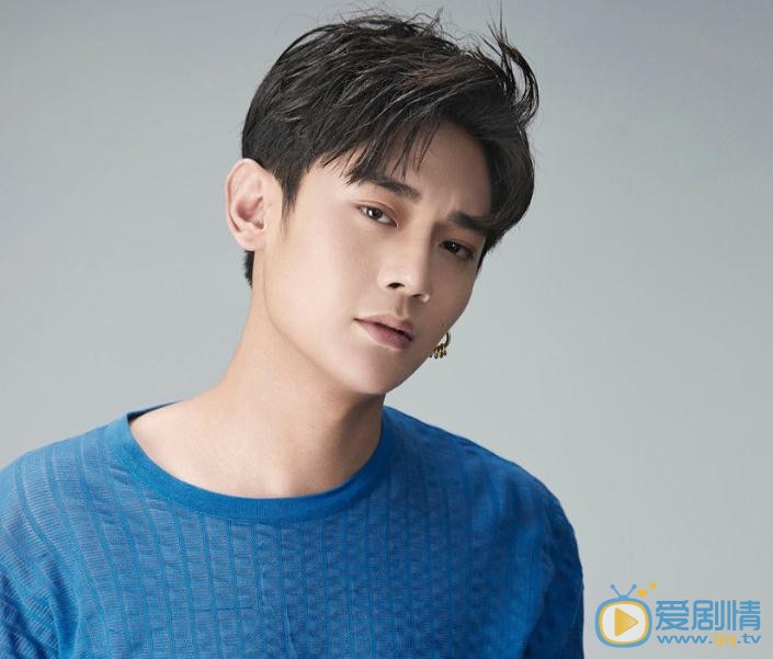 佘天翊個人資料佘天翊個人寫真