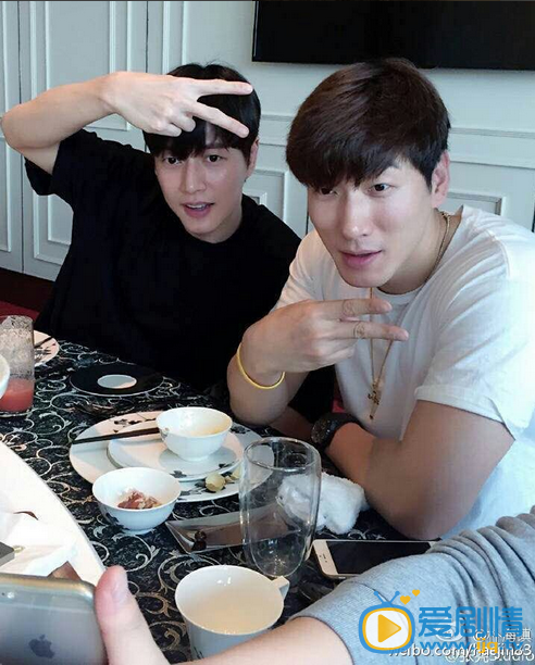 遠得要命的愛情劇照