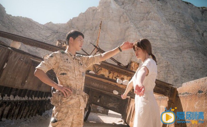 太陽的後裔宋仲基與柳時鎮的淵源