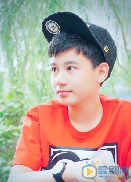 我的體育老師路寬是誰演的？路寬扮演者胡先煦個人資料、寫真及生活照欣賞