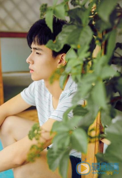 致我們單純的小美好江辰是誰演的？江辰扮演者胡一天個人資料、寫真及生活照欣賞