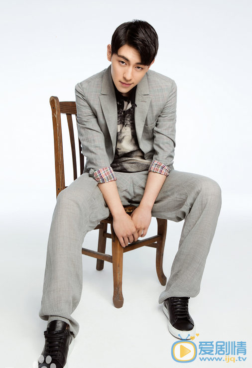 歡樂頌2謝童是誰演的？謝童扮演者鄧倫個人資料生活寫真照欣賞