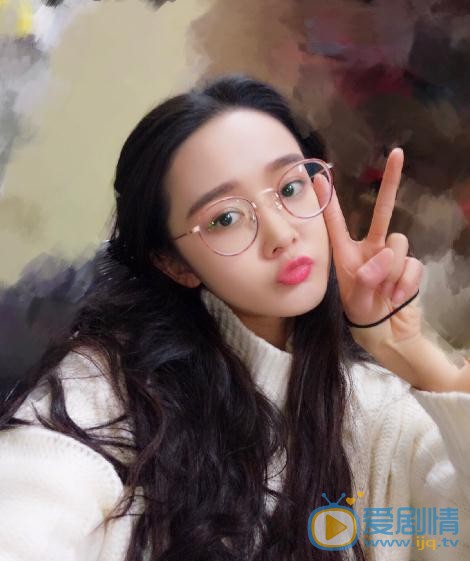 一千零一夜思思是誰演的？思思扮演者余籽璇個人資料、寫真及生活照欣賞