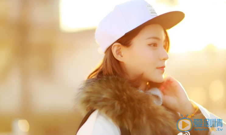  繁星四月閔四月是誰演的？閔四月扮演者左航個人資料及寫真生活照欣賞