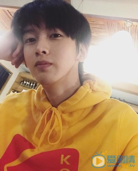 雙世寵妃2流觴是誰演的?流觴扮演者陳宥維個人資料、寫真及生活照欣賞