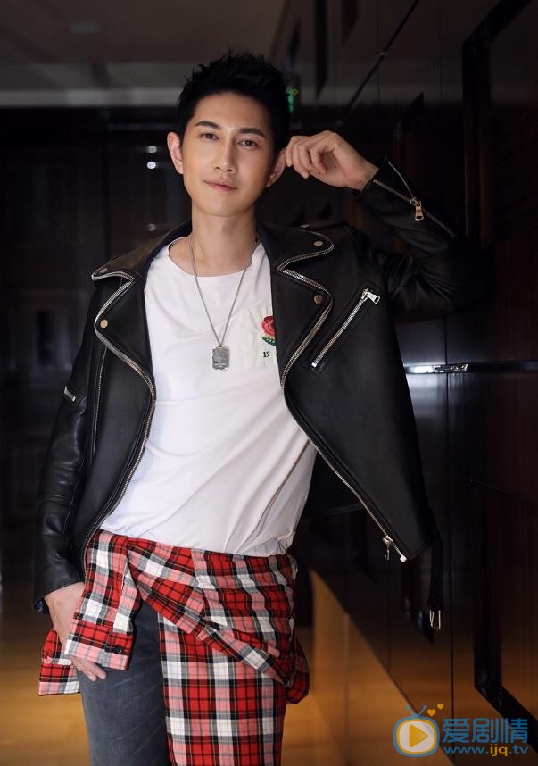 橙紅年代韓進是誰演的？韓進扮演者何明翰個人資料、寫真及生活照欣賞