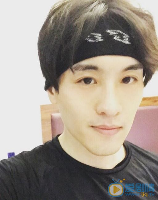 醉玲瓏張束是誰扮演的？醉玲瓏張束扮演者蘇航個人資料，寫真及生活照欣賞