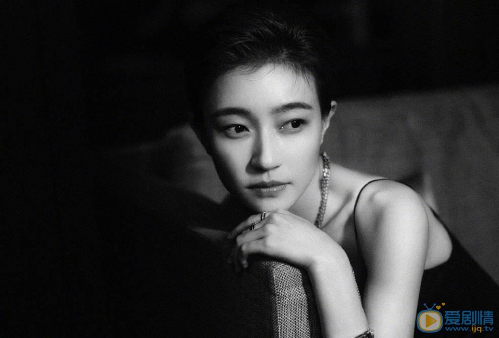 愛情進化論鹿飛師姐是誰飾演的？鹿飛師姐扮演者焦俊艷個人資料、寫真及生活照欣賞