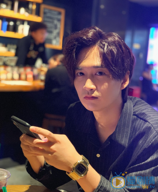 周昊天個人資料簡介 周昊天演藝經歷 周昊天帥氣寫真圖片