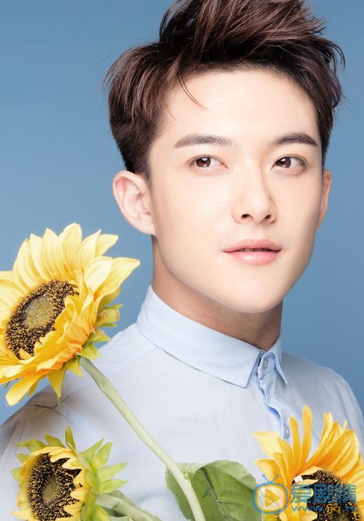 芮偉航個人資料簡介 芮偉航寫真