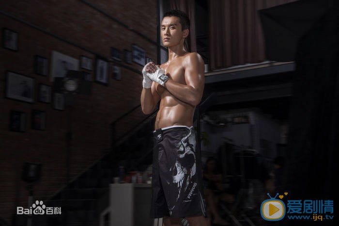 政委中余庚揚的扮演者是誰？余庚揚扮演者王冠個人資料簡介