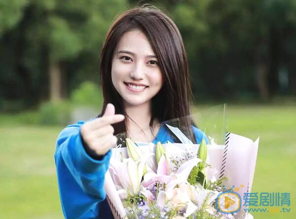 親愛的熱愛的孫亞亞是誰？她是由誰扮演的？