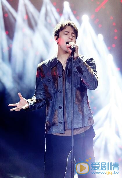 歌手迪瑪希變身&ldquo;搖滾boy&rdquo;彩排私照曝光