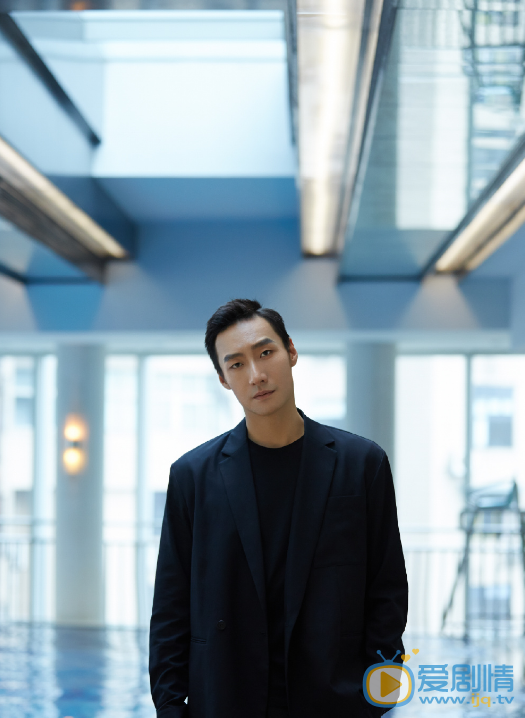 張傲月個人資料簡介 張傲月早年藝經歷 張傲月帥氣寫真圖片