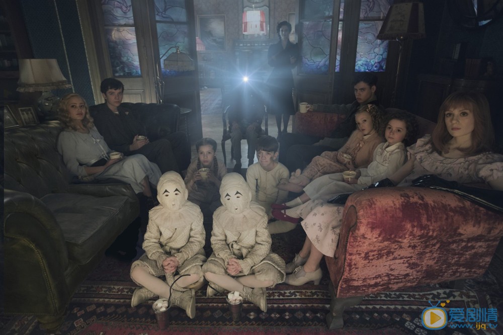  佩小姐的奇幻城堡首曝中文版預告  城堡孤兒展現特異功能