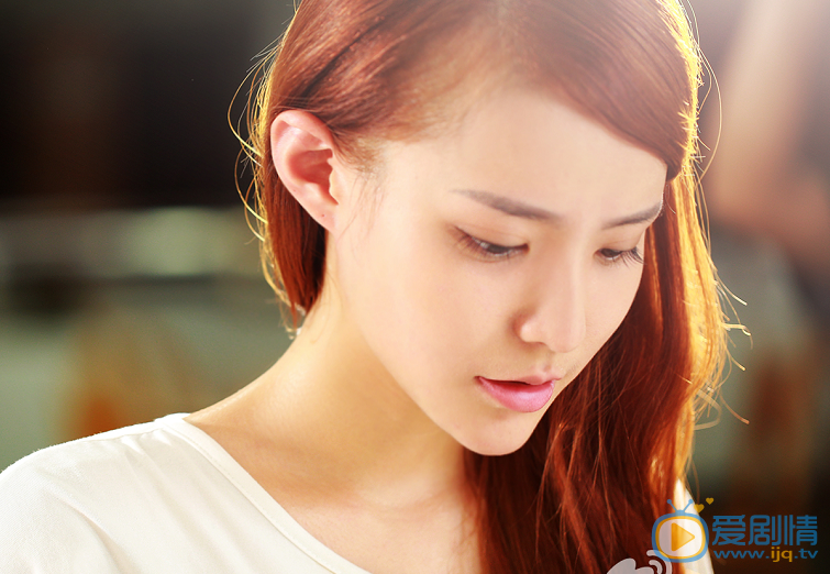  繁星四月閔四月是誰演的？閔四月扮演者左航個人資料及寫真生活照欣賞