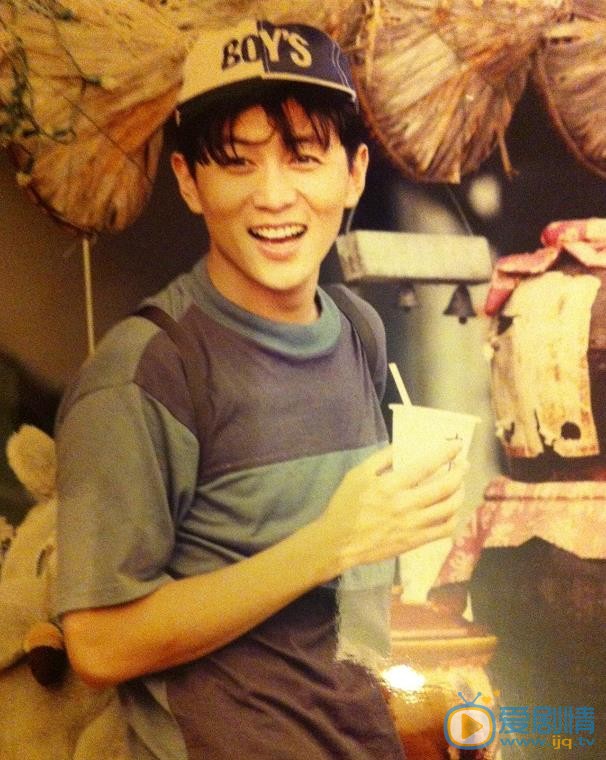 最後一張簽證呂秘書是誰演的？呂秘書飾演者趙擎個人信息及生活照