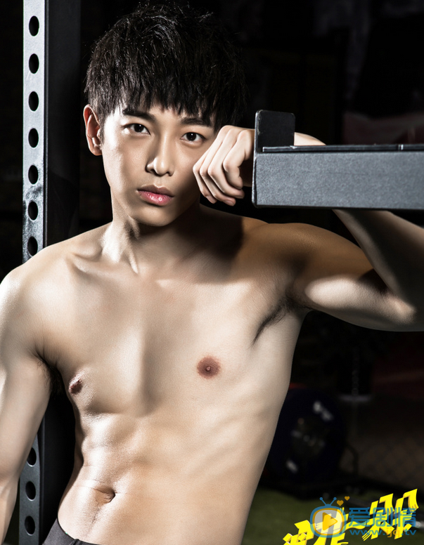  浪花一朵朵明天是誰演的？明天扮演者彭昱暢個人資料及生活寫真照欣賞