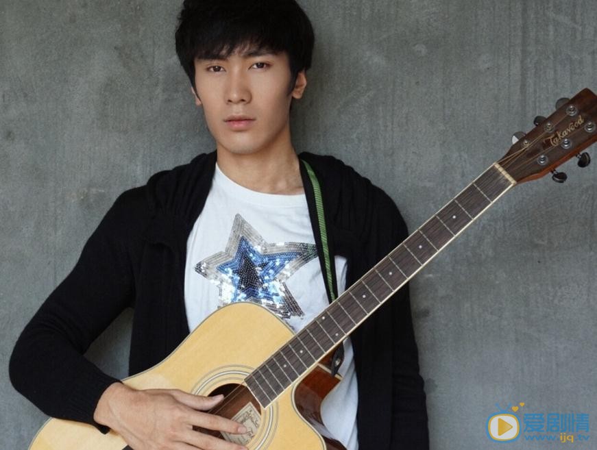 醉玲瓏秦展是誰扮演的？醉玲瓏秦展扮演者胡森個人資料、寫真及生活照欣賞