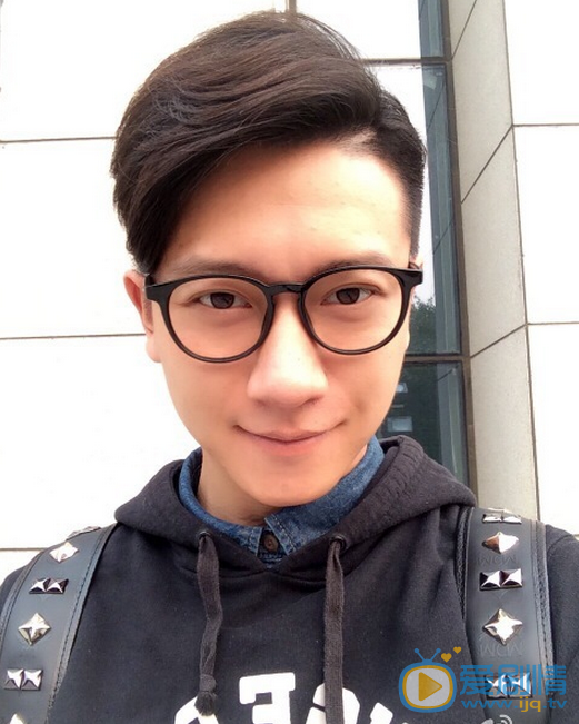 繁星四月簡易是誰演的?簡易扮演者王霏個人資料介紹