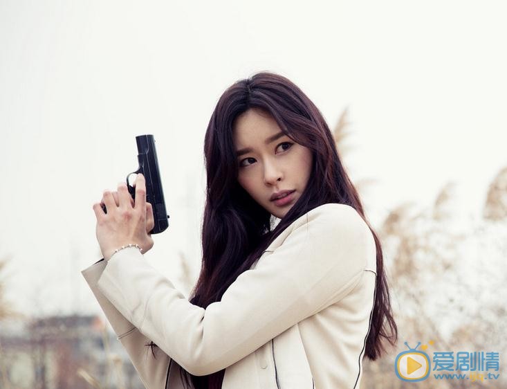 黃以娜個人資料簡介 黃以娜《滅罪師》劇照