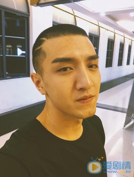 你和我的傾城時光厲致誠是誰演的？厲致誠扮演者金瀚個人資料、寫真及生活照欣賞