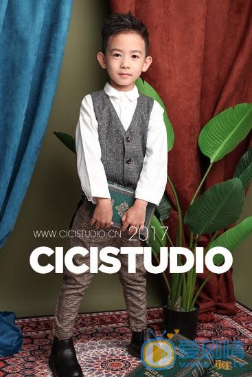 我的體育老師馬瑙是誰演的？馬瑙扮演者劉煜宸個人資料、寫真及生活照欣賞