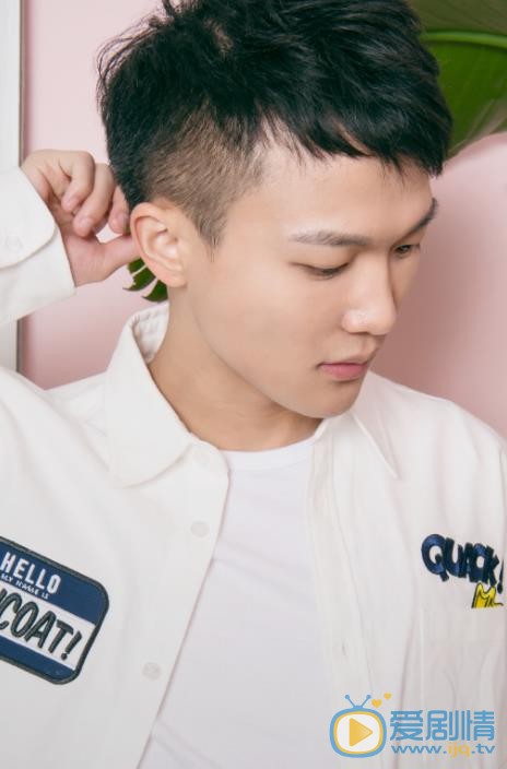 周深個人資料簡介  周深家庭演藝經歷