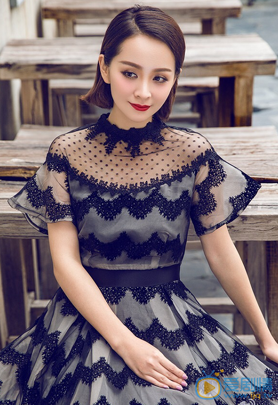 孤芳不自賞張貴妃是誰演的？張貴妃扮演者鄧莎個人資料簡介