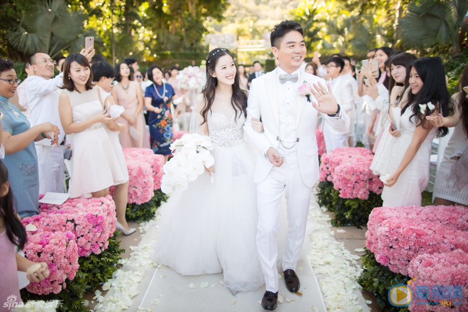 章澤天個人資料 章澤天和劉強東結婚照