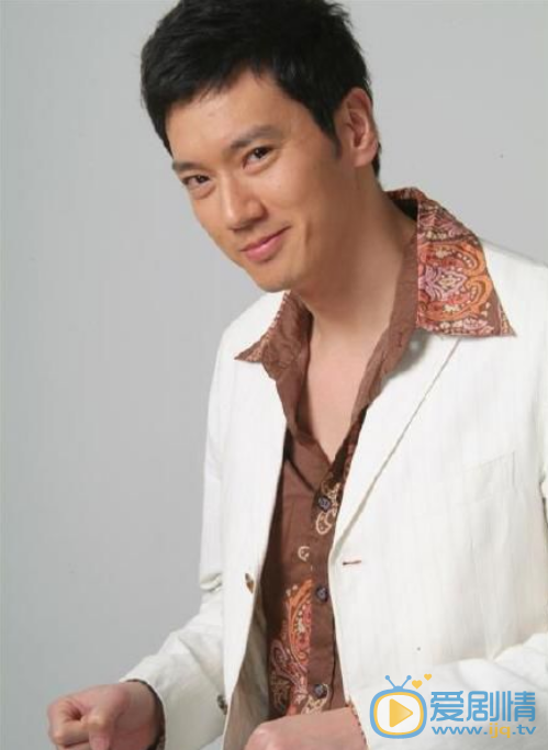 王坤個人資料簡介 王坤早年經歷 王坤寫真