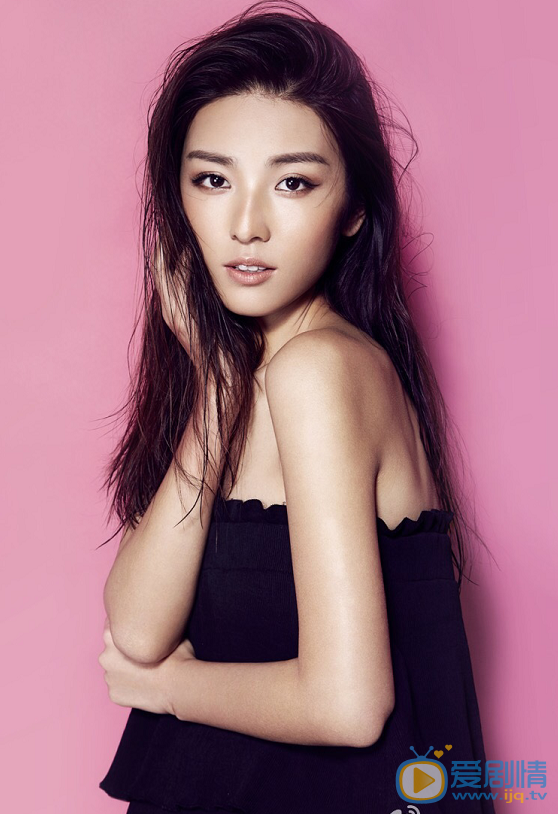  微微一笑很傾城孟逸然是誰扮演的？孟逸然扮演者馬春瑞個人資料及寫真生活照欣賞