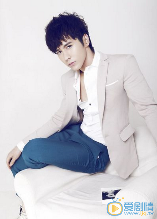 張倫碩個人資料簡介 張倫碩家庭背景及個人經歷介紹  張倫碩寫真照