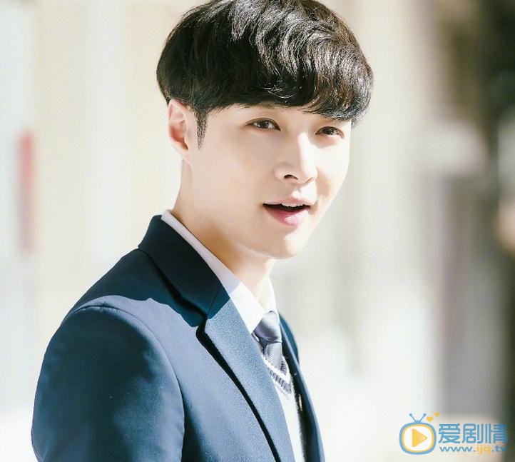 《求婚大作戰》4.24上線 張藝興校服版劇照曝光