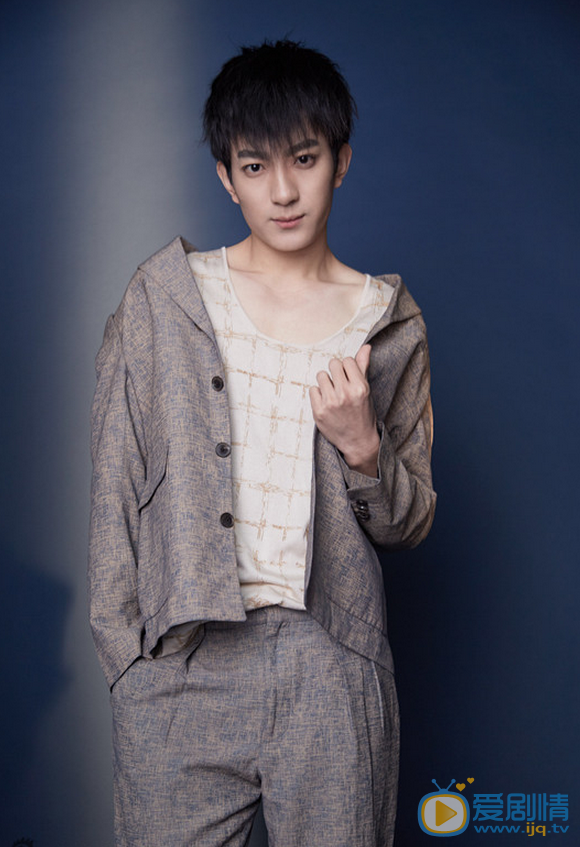 獨步天下褚英是誰演的?褚英扮演者王凱熠個人資料及生活寫真照欣賞