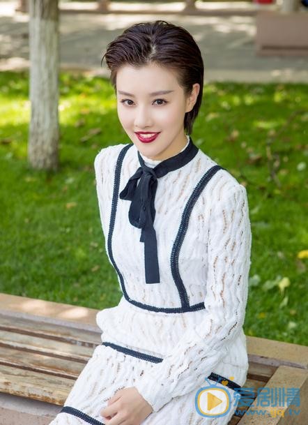 一路繁花相送少年辛辰是誰扮演的？少年辛辰扮演者王鶴潤個人資料、寫真及生活照欣賞