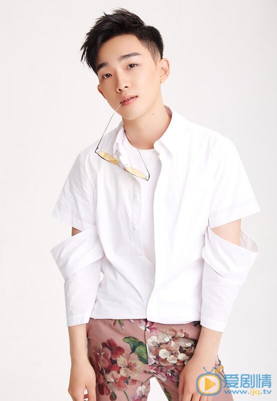 丁冠森個人資料簡介 丁冠森個人經歷家庭背景介紹 丁冠森寫真圖片照