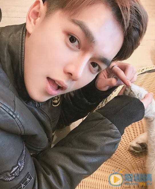 雙世寵妃墨靖軒是誰演的？雙世寵妃墨靖軒扮演者王浩歌個人資料、寫真及生活照欣賞