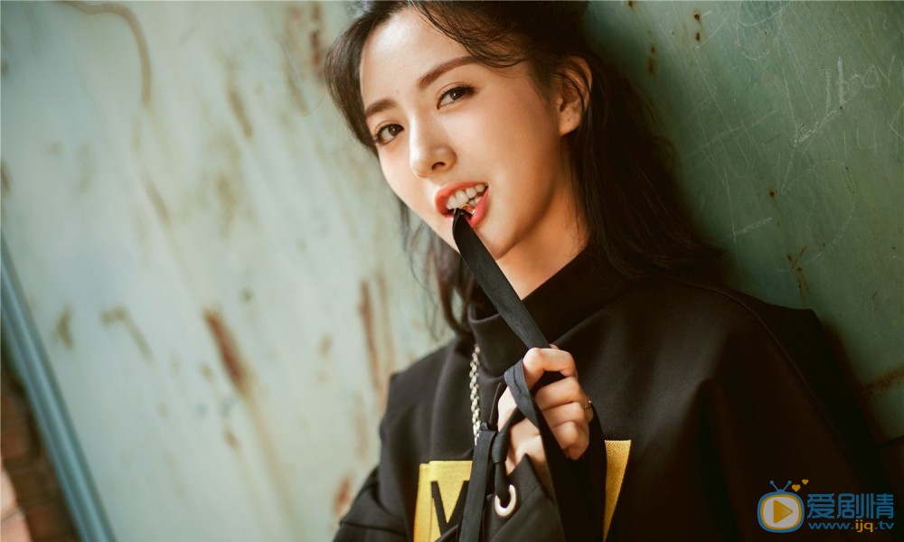 奔騰年代白曼寧是由誰飾演的？她是一個怎樣的人？