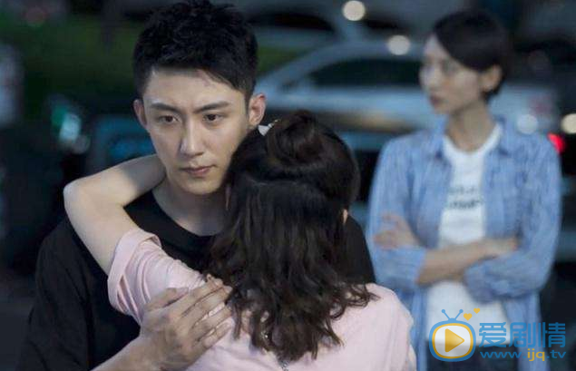 破冰行動陳珂的家人為什麼這么厭惡李飛？他們之間發生過什麼？