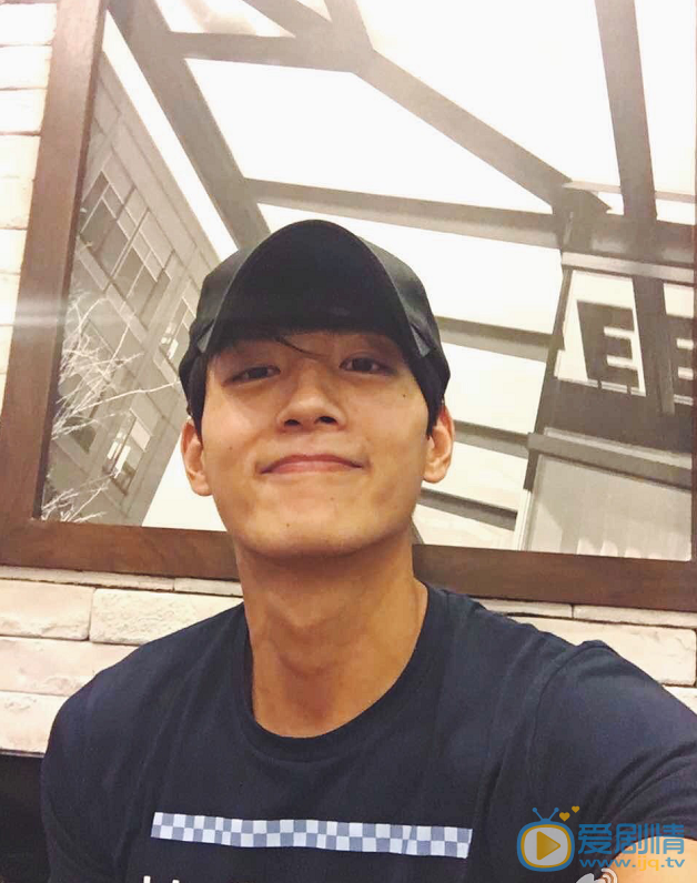  浪花一朵朵林梓是誰演的？林梓扮演者張駿寧個人資料及寫真生活照欣賞