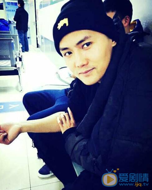 一路繁花相送戴維凡是誰演的？戴維凡扮演者李浩軒個人資料、寫真及生活照欣賞