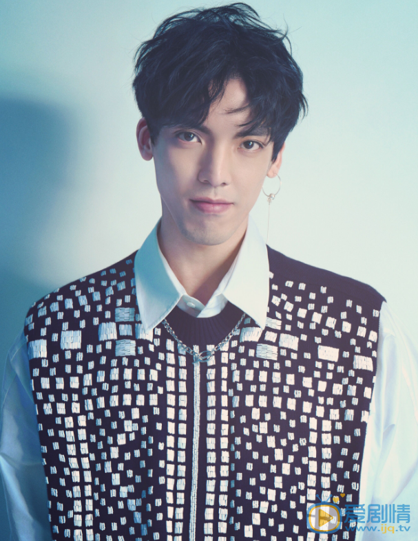 洪浚嘉個人資料簡介 洪浚嘉個人背景資料 洪浚嘉帥氣寫真圖片